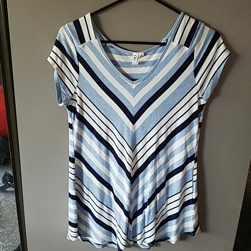 Cable & Gauge Blue Striped Short Sleeve Top